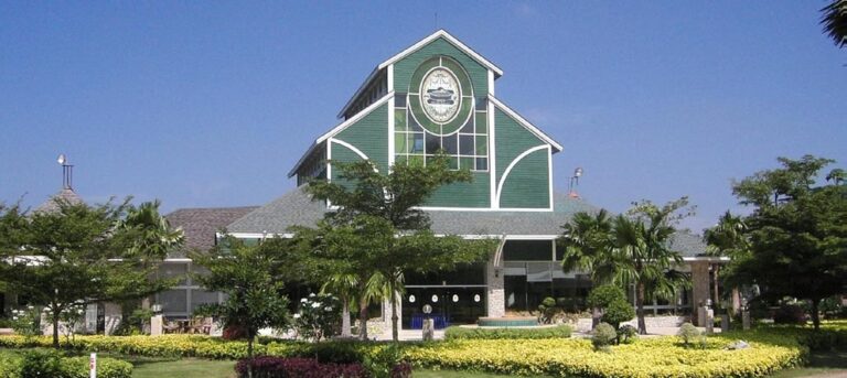 St Andrews 2000 Golf Club