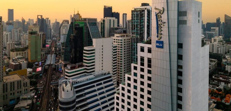 Radisson Blu Plaza Bangkok 5*
