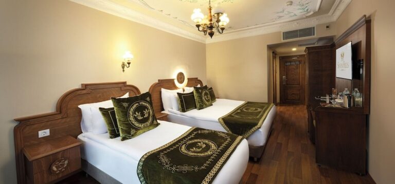 Seven Hills Hotel